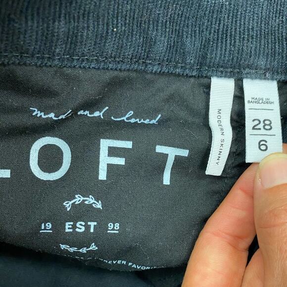 Ann Taylor Loft Black Corduroy Modern Skinny 5-Pocket Pants - Picture 5 of 8